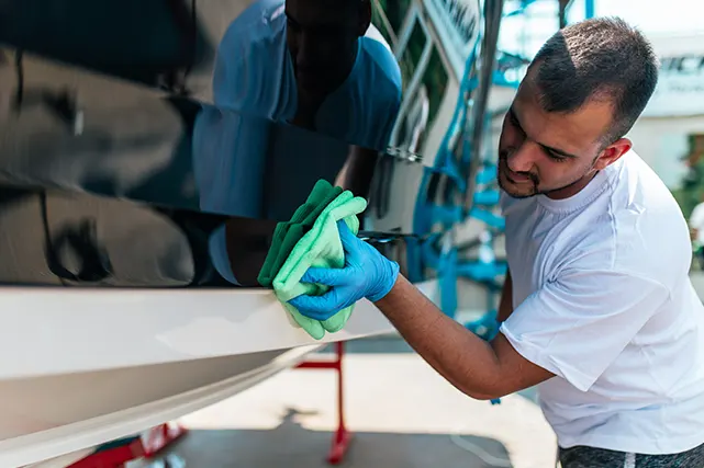 Entretien et maintenance de bateau